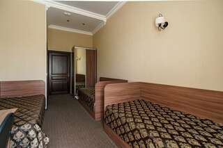 Гостиница Браво Оренбург Стандартный трехместный номер-4
